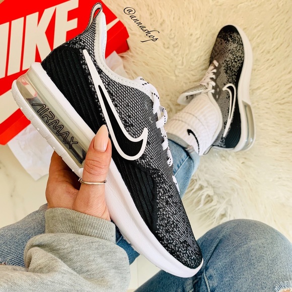 Nike Shoes - NWT Nike air Max sequent Oreo black
